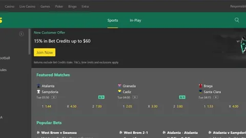 《激情瞬间！萨拉赫赛后绕场致谢，利物浦球迷深情告别场景引关注》